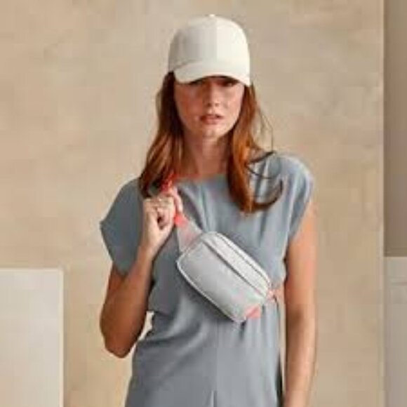 NWT Vera Bradley rip stop sling or mini belt bag - Picture 1 of 12